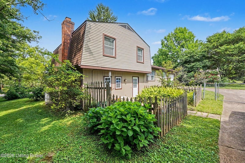 8819 Ash Ave, Pewee Valley, KY 40056