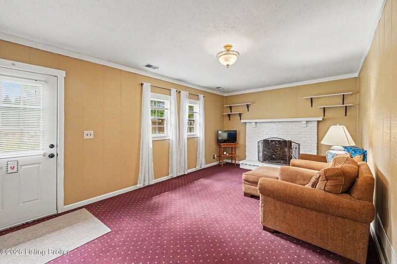 8819 Ash Ave, Pewee Valley, KY 40056