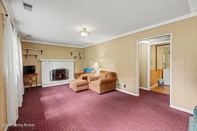 8819 Ash Ave, Pewee Valley, KY 40056