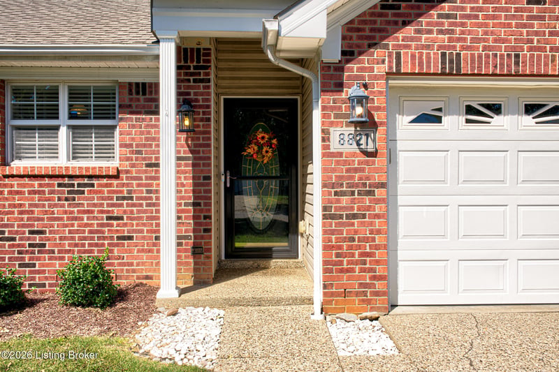 8821 Stony Falls Way, Jeffersontown, KY 40299
