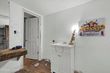 887 W Elm Rd, Radcliff, KY 40160