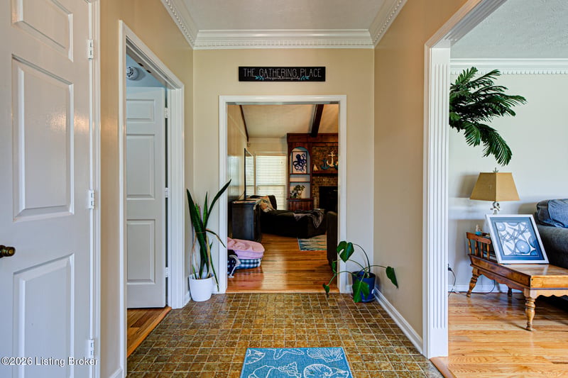 8900 Middle Pointe Rd, Louisville, KY 40241