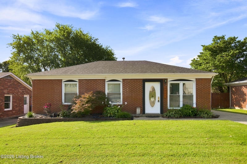 8901 Lantana Dr, Louisville, KY 40229