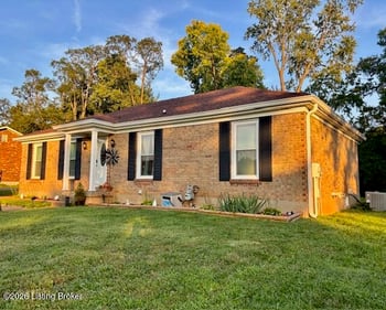 8902 Wooded Glen Rd, Louisville, KY 40220