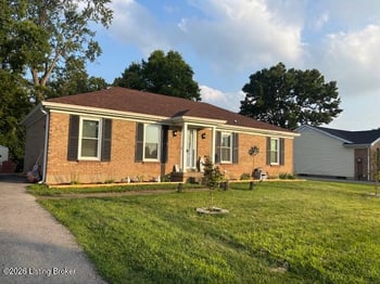 8902 Wooded Glen Rd, Louisville, KY 40220