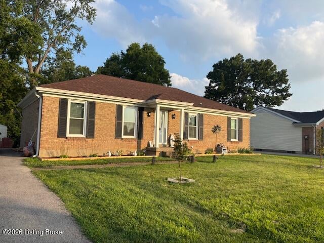 8902 Wooded Glen Rd, Louisville, KY 40220