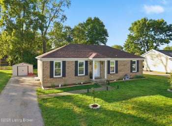 8902 Wooded Glen Rd, Louisville, KY 40220