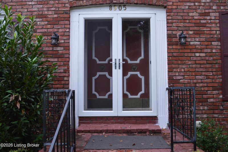 8905 Largo Ct, Jeffersontown, KY 40299