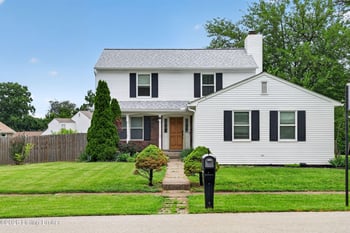 8905 Wooded Glen Rd, Louisville, KY 40220