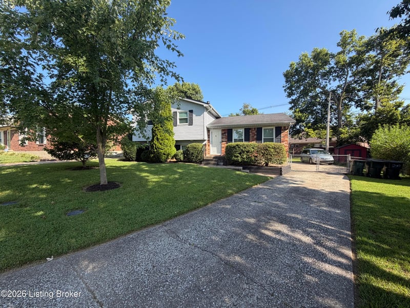 8907 Bobrader Ct, Jeffersontown, KY 40299