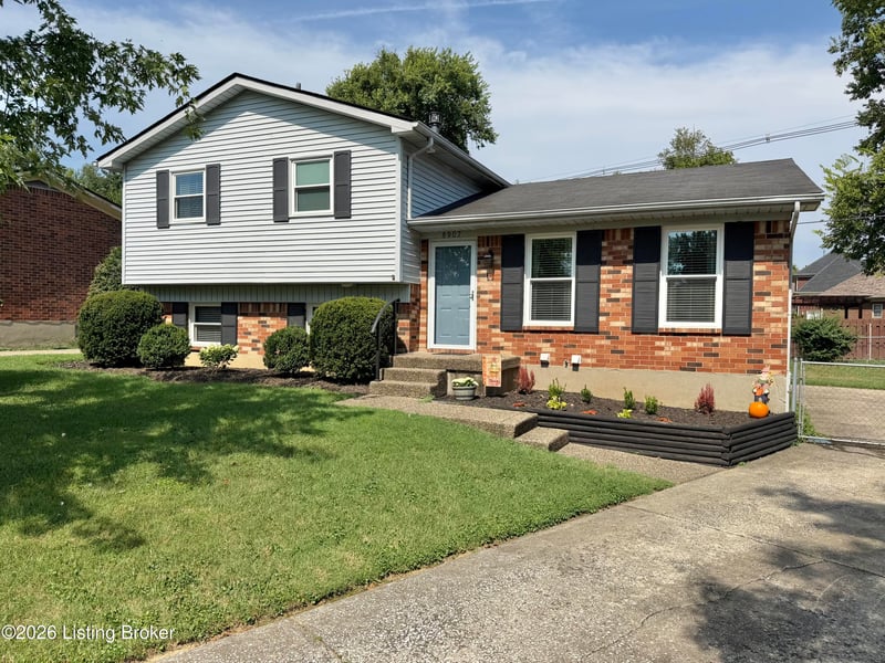 8907 Bobrader Ct, Jeffersontown, KY 40299