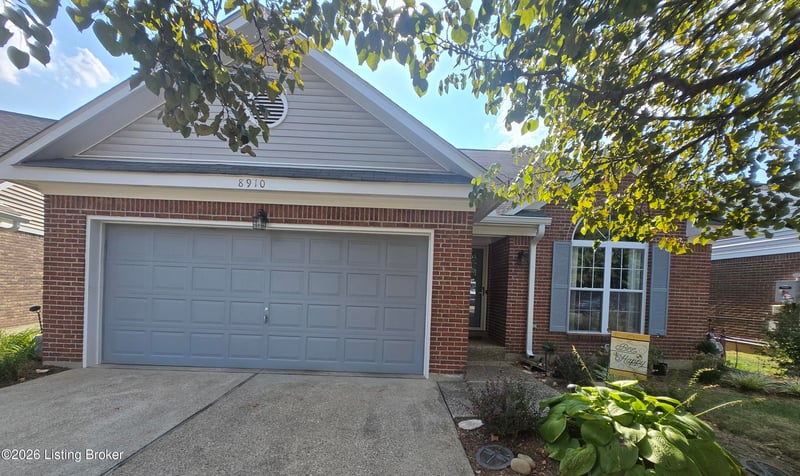 8910 Harmony Place Ct, Louisville, KY 40242