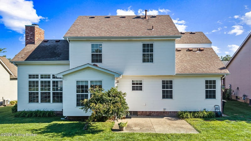 8913 Fox Chase Pl, Louisville, KY 40228
