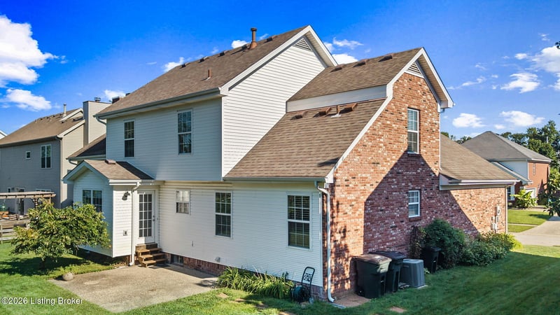 8913 Fox Chase Pl, Louisville, KY 40228