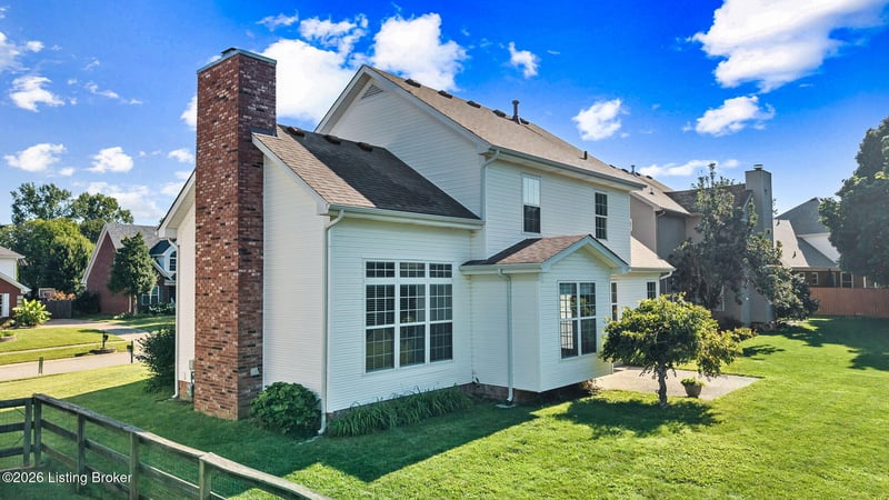 8913 Fox Chase Pl, Louisville, KY 40228
