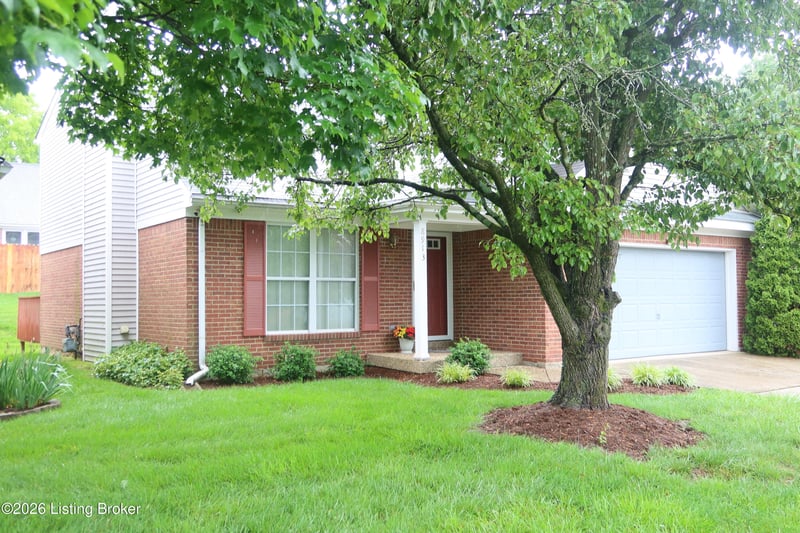 8913 Harmony Place Ct, Louisville, KY 40242