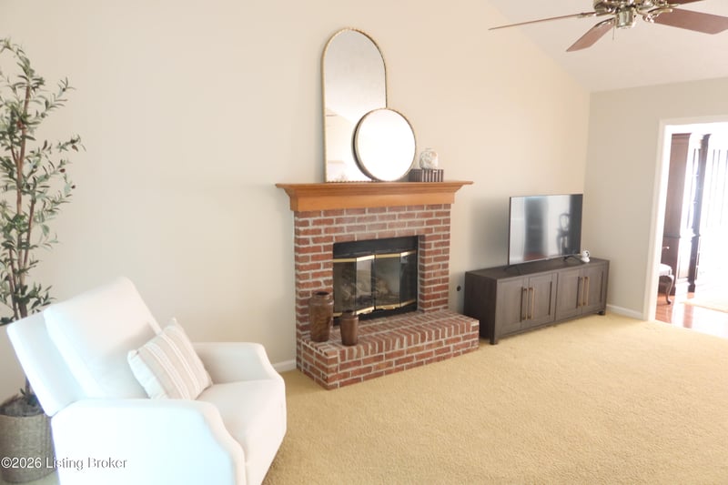 8913 Harmony Place Ct, Louisville, KY 40242