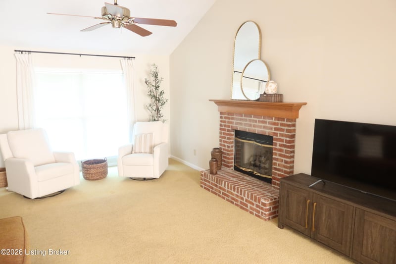 8913 Harmony Place Ct, Louisville, KY 40242