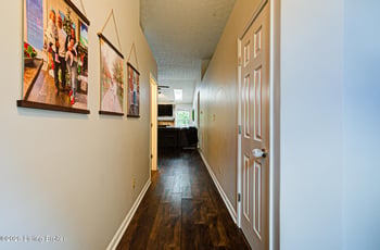 8915 Eli Dr, Louisville, KY 40291