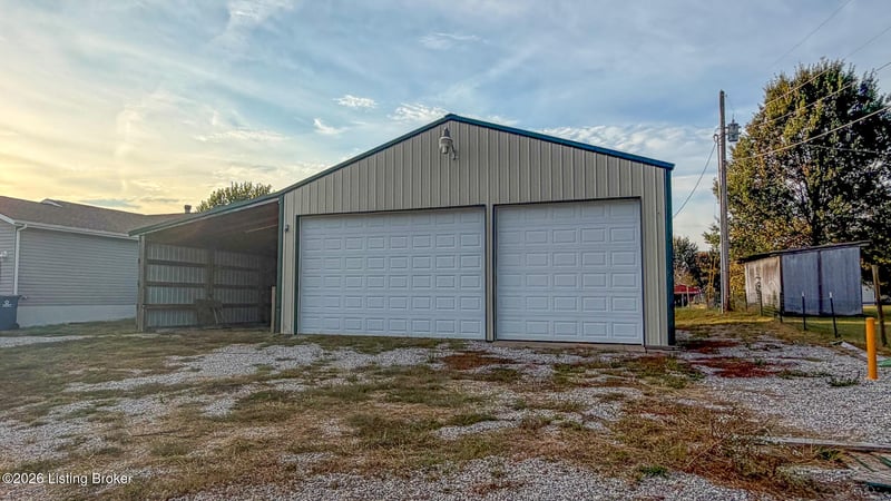 90 Meadow Vale Ct, Vine Grove, KY 40175