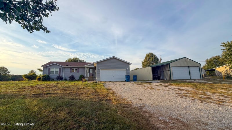 90 Meadow Vale Ct, Vine Grove, KY 40175