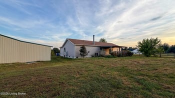 90 Meadow Vale Ct, Vine Grove, KY 40175