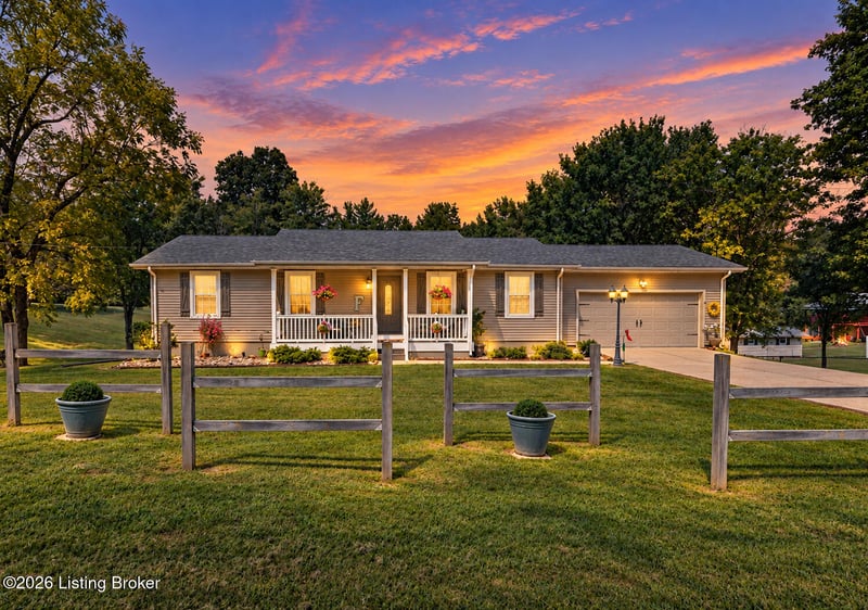 900 Hickory Dr, Vine Grove, KY 40175