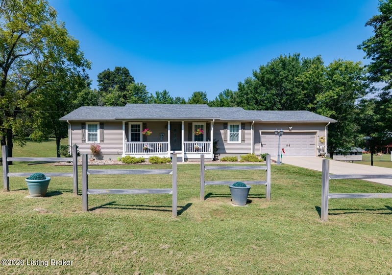 900 Hickory Dr, Vine Grove, KY 40175