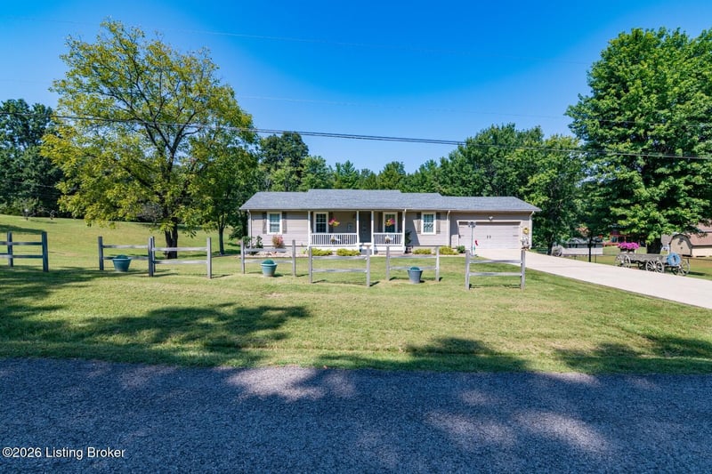 900 Hickory Dr, Vine Grove, KY 40175