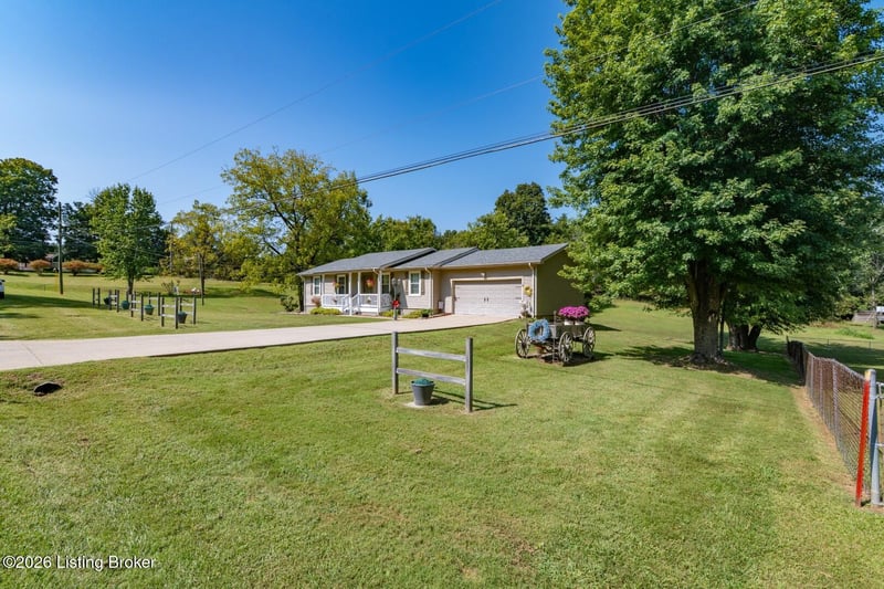 900 Hickory Dr, Vine Grove, KY 40175