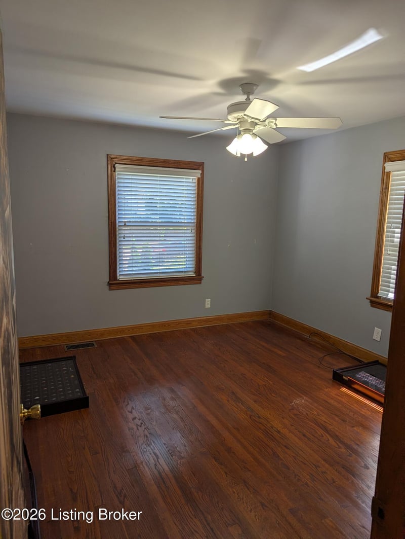 900 Lydia St, Louisville, KY 40217