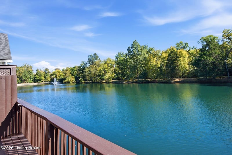 9000 Lyndon Lakes Pl, Louisville, KY 40242