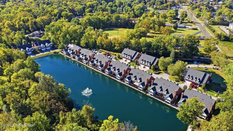 9000 Lyndon Lakes Pl, Louisville, KY 40242