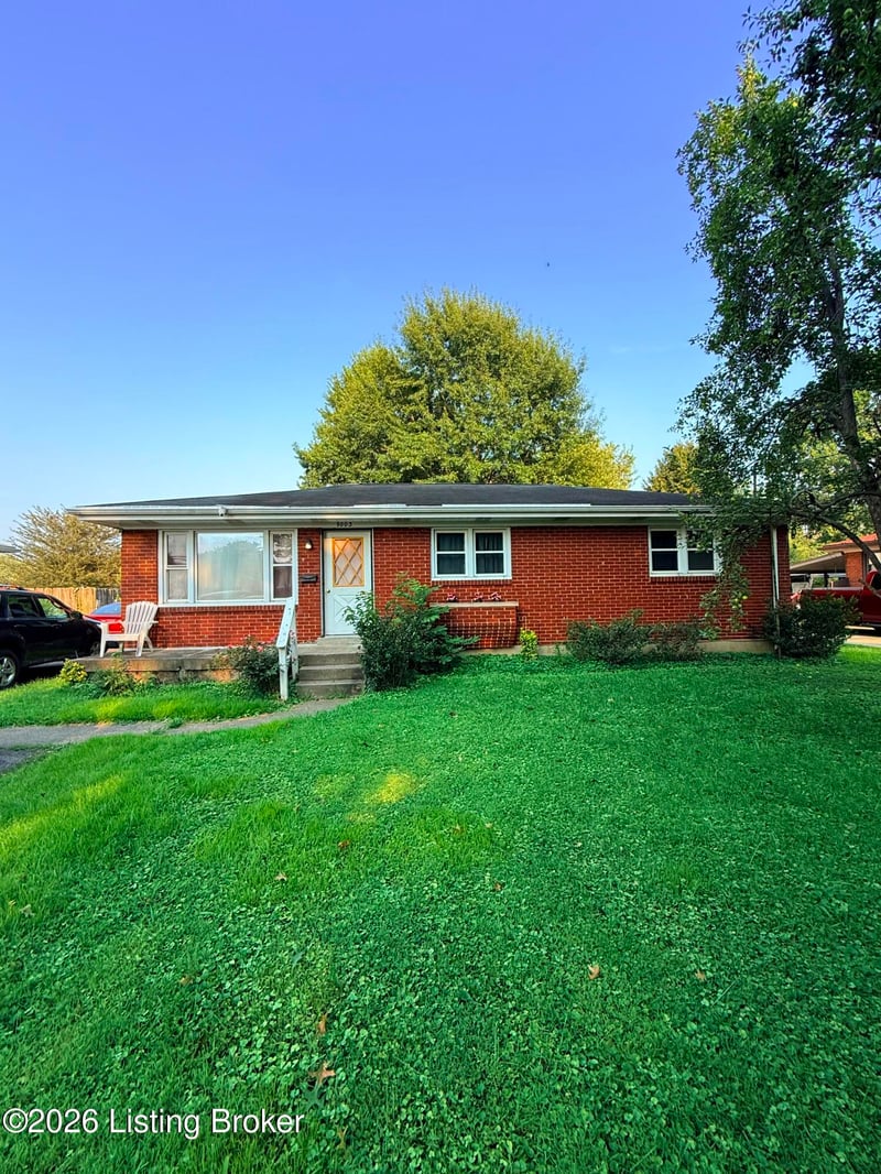 9003 Thompson Ln, Louisville, KY 40258