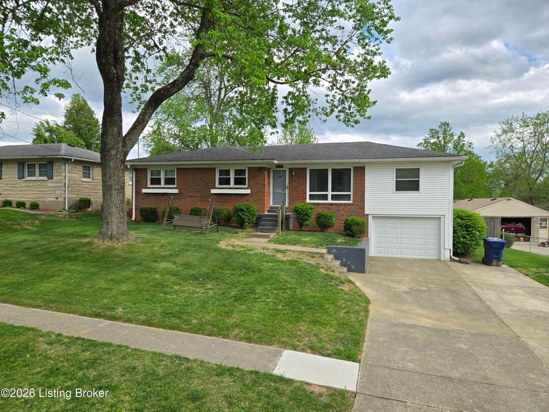 9005 Wooddale Dr, Louisville, KY 40272