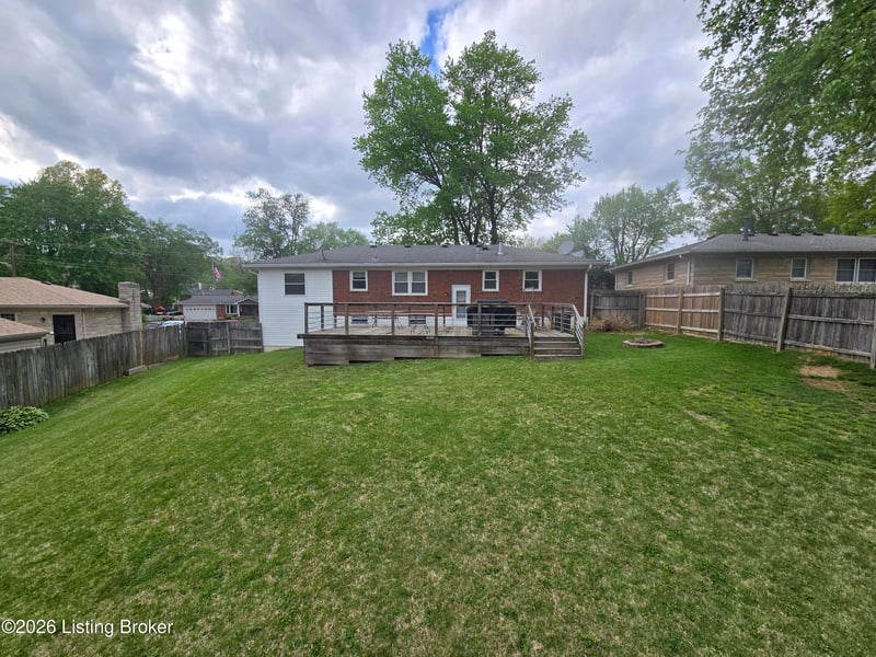 9005 Wooddale Dr, Louisville, KY 40272