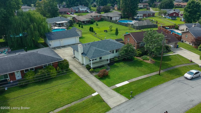 9009 Annlou Dr, Louisville, KY 40272