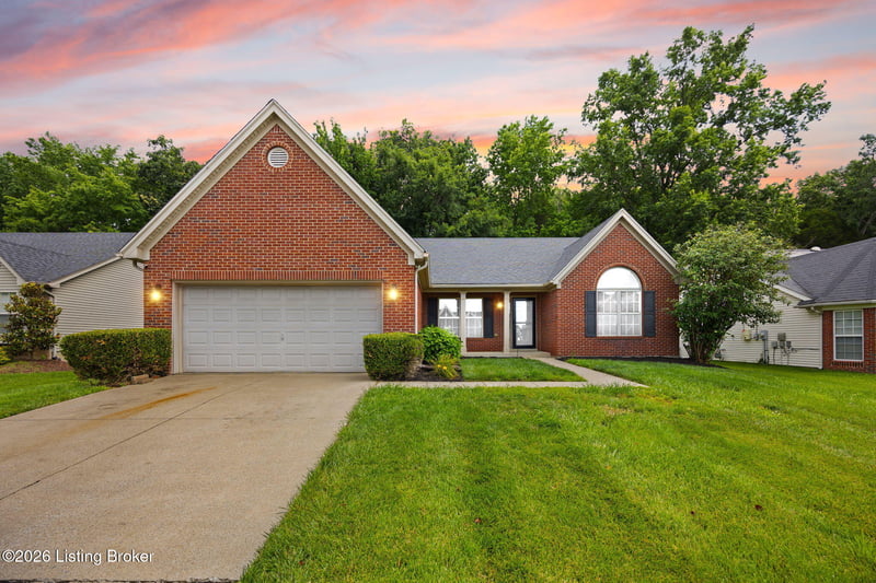 9017 Black Powder Ln, Louisville, KY 40228