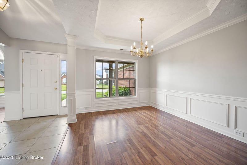 9017 Black Powder Ln, Louisville, KY 40228