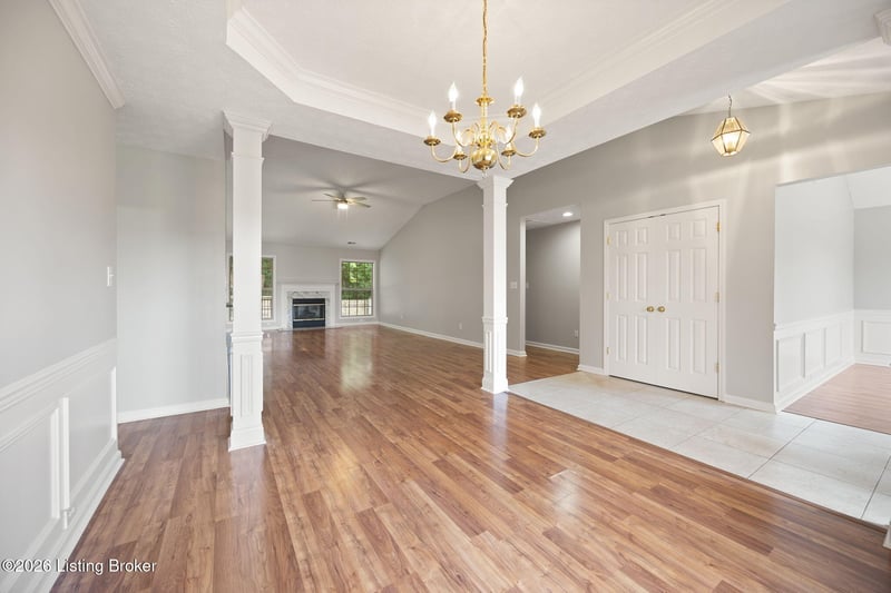 9017 Black Powder Ln, Louisville, KY 40228