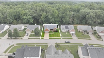 9017 Black Powder Ln, Louisville, KY 40228