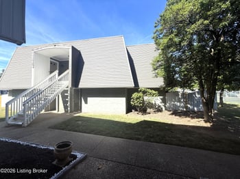 902 La Fontenay Ct, Louisville, KY 40223