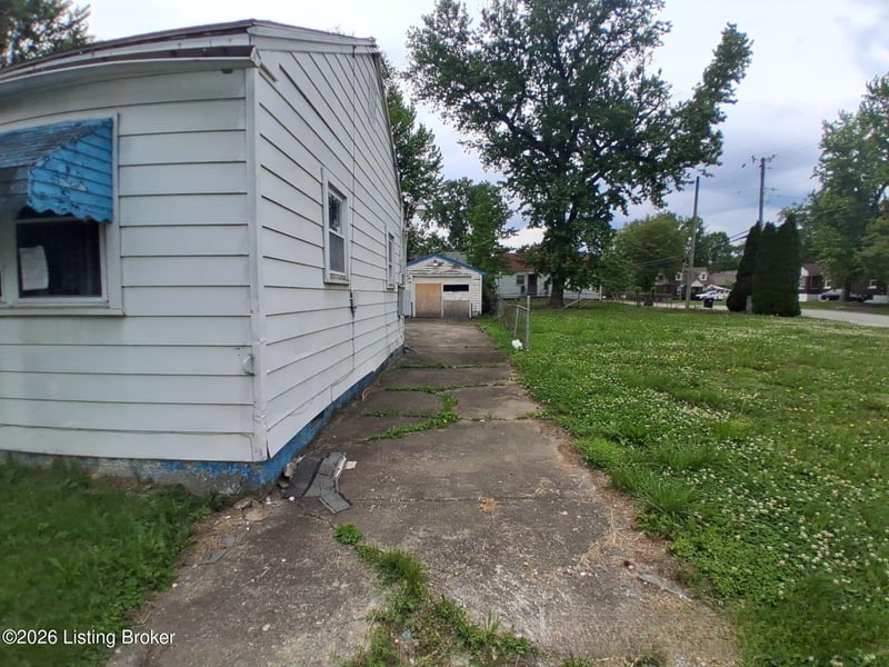 902 Loretto Ave, Louisville, KY 40211