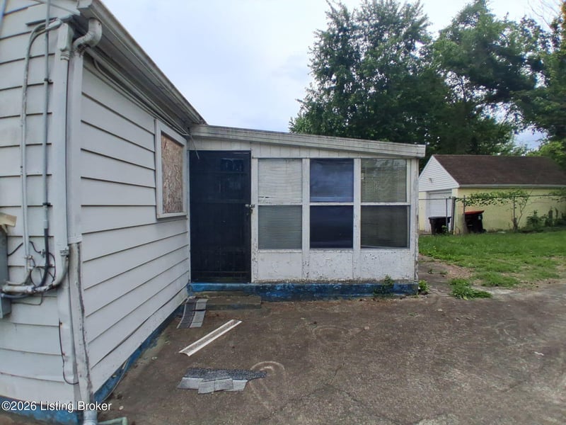 902 Loretto Ave, Louisville, KY 40211