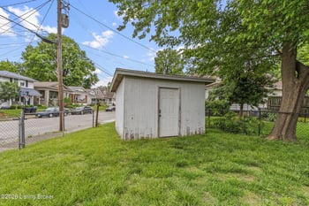 905 Keswick Blvd, Louisville, KY 40217