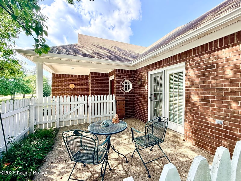 907 Spring Glen Way, Lyndon, KY 40242