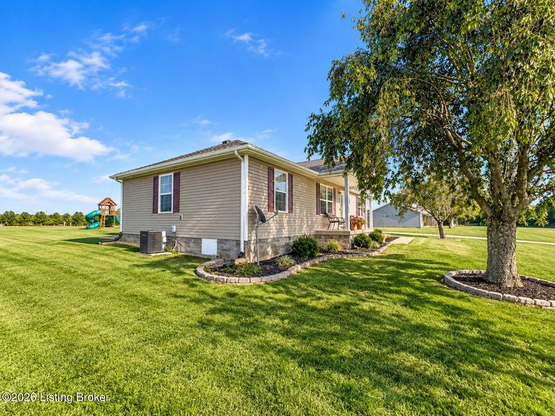 9098 Bloomfield Rd, Springfield, KY 40069