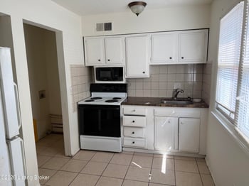 910 Sinclair St, Louisville, KY 40118