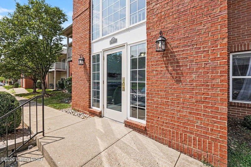 9100 Hawthorne Pointe Dr #201, Louisville, KY 40272