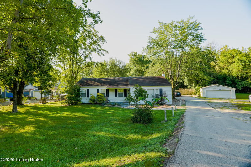 9107 3rd Street Rd, Louisville, KY 40272